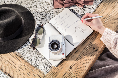 leica q tavolo