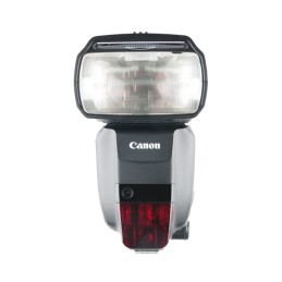Canon 600 EX RT flash...