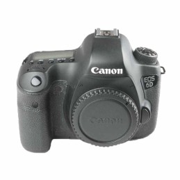 Canon Eos 6D con 14.873...