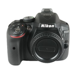Nikon D5300 con 609 scatti...