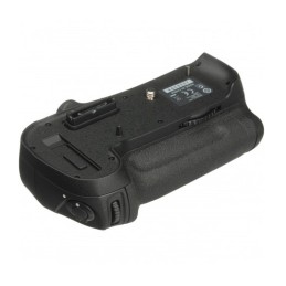 Nikon MB-D12 Battery Pack...