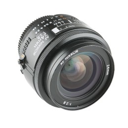 Nikon AF Nikkor 24mm F2,8D...
