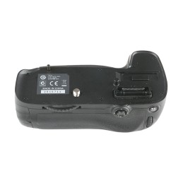 Nikon MB-D14 battery grip...