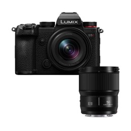 Panasonic Lumix S5D + 18-40...
