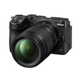 Nikon Z5 II C + Z 24-200...