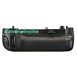 Nikon MB-D16 Battery Pack...