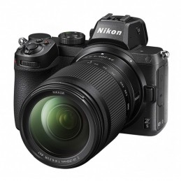 Nikon Z5 + Z 24-200 F4-6,3...